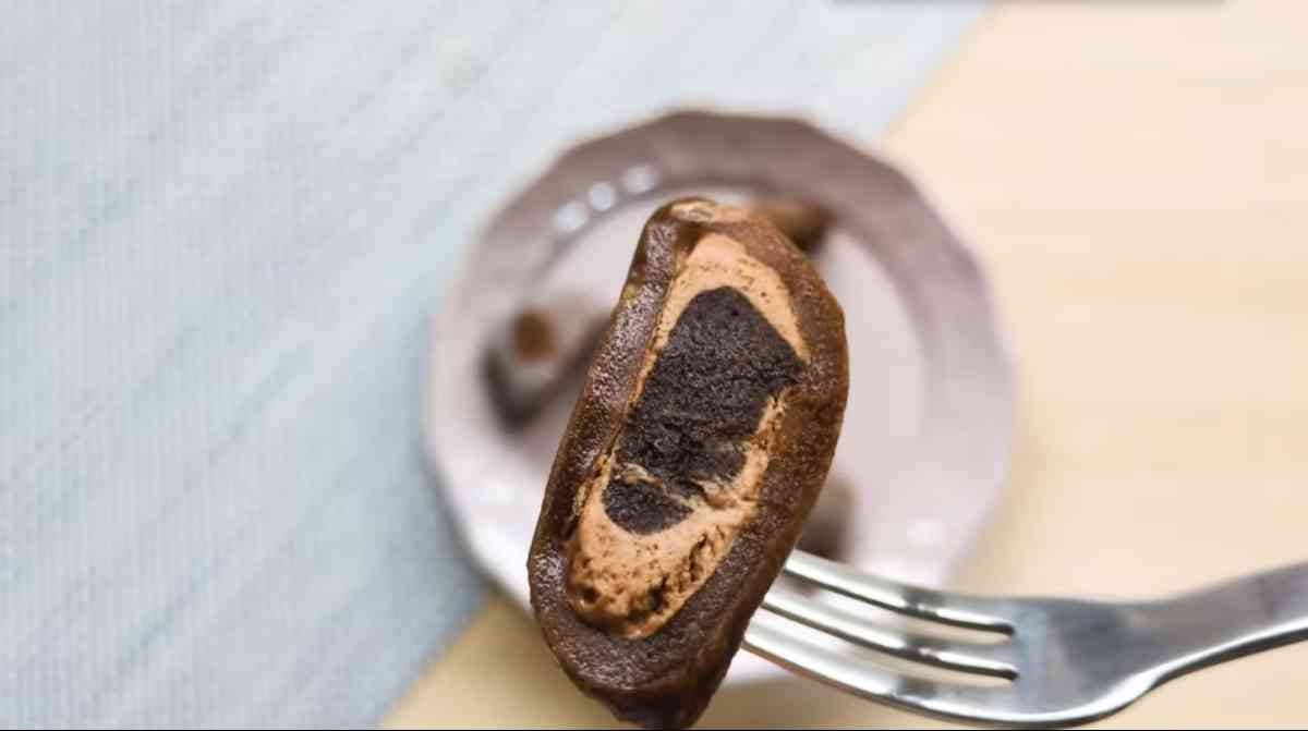 業務スーパーの「ホイップクリーム大福　チョコ」