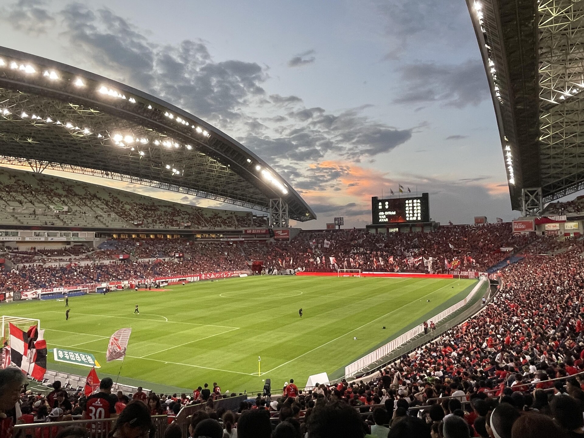 【Jリーグ・浦和レッドダイヤモンズ】試合観戦のため北海道へ！ファン同士の一体感が忘れられない思い出に（30代男性）