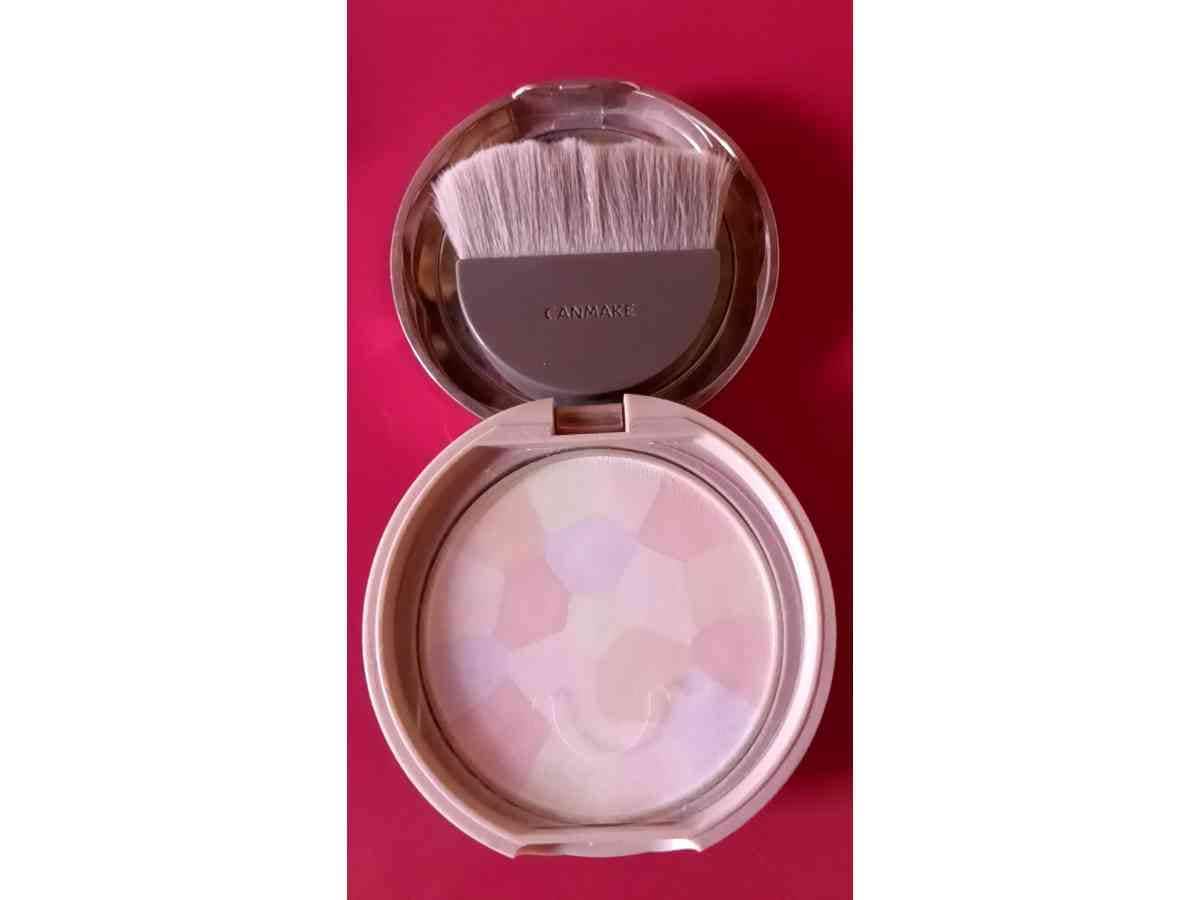 【キャンメイク大ヒット商品】40代も愛用！「マシュマロフィニッシュパウダー」が選ばれる理由とは？