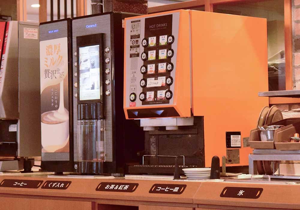 ドリンクバーで好きな飲み物を自由に楽しめます。