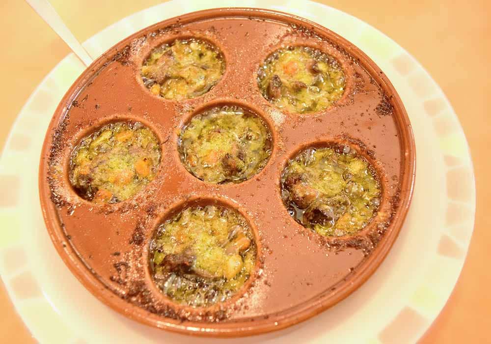 サイゼリヤ「エスカルゴのオーブン焼き」