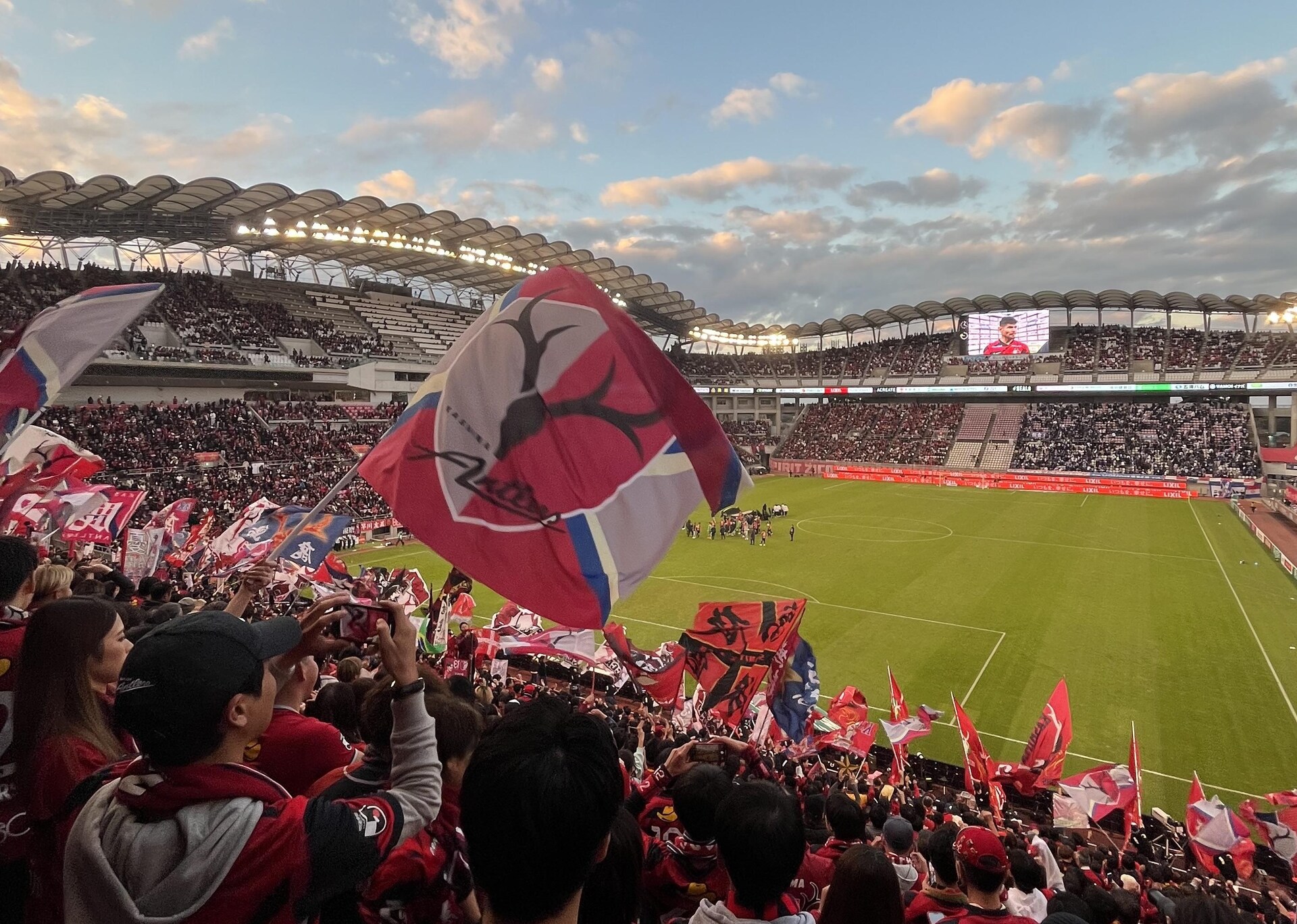 【Jリーグ・鹿島アントラーズ】海外から10万円かけて試合観戦へ！チーム優勝の瞬間に立ち会うことが最高の幸せ（30代女性）