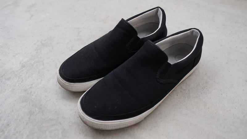 ダントツの高コスパ！ 無印良品の「疲れにくい撥水スリッポンスニーカー」