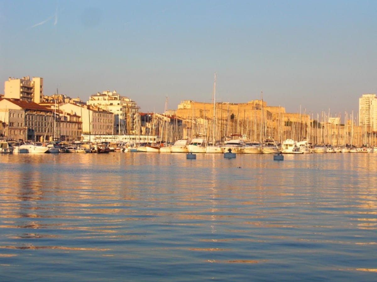 海外旅行でテロの容疑者に⁉