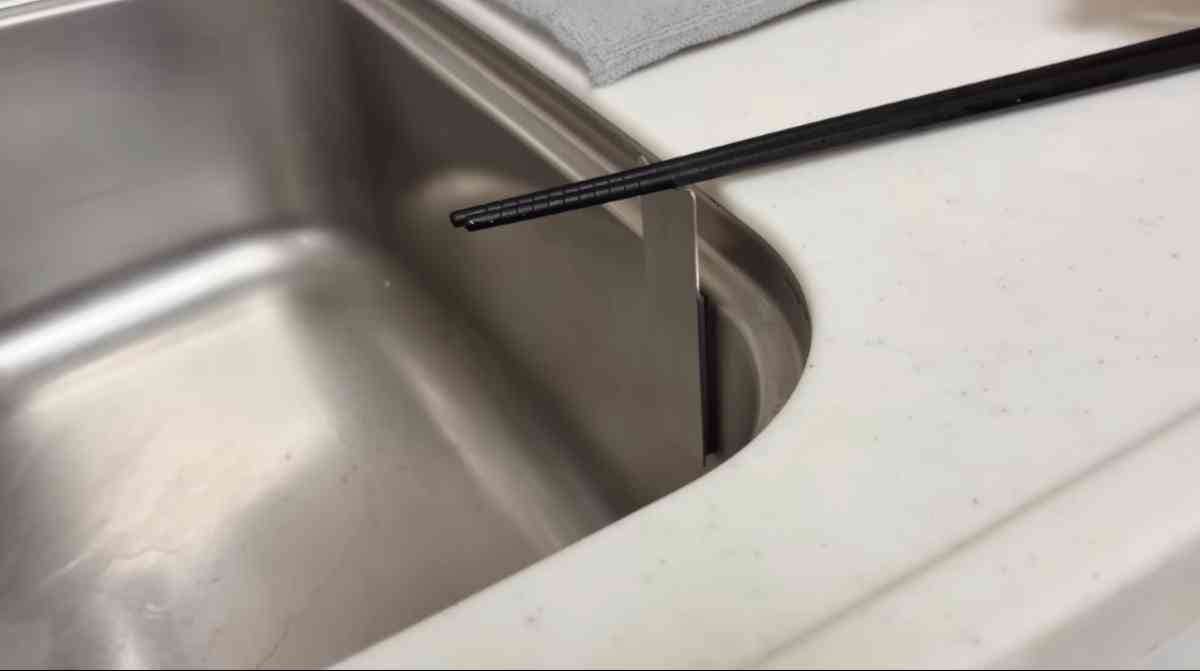 セリアの「キッチンツールちょい置きホルダー」