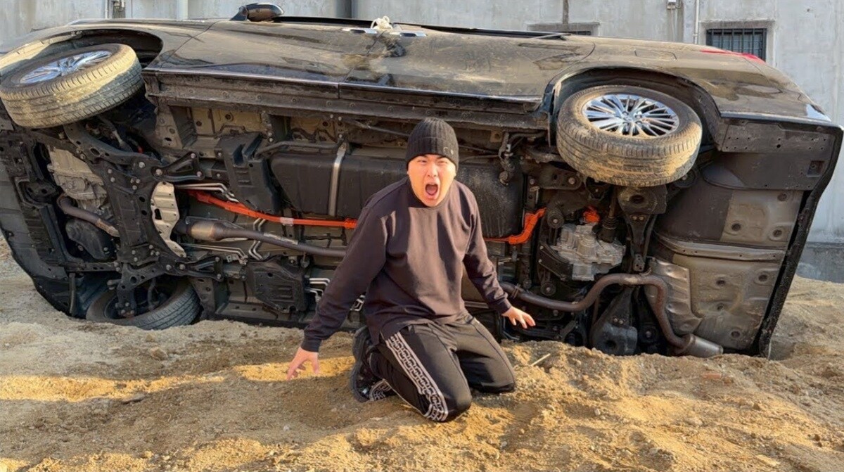 愛車アルファードの無残な姿にガチギレ「ちょっともう脳震盪えぐい」【話題のニュース3選】