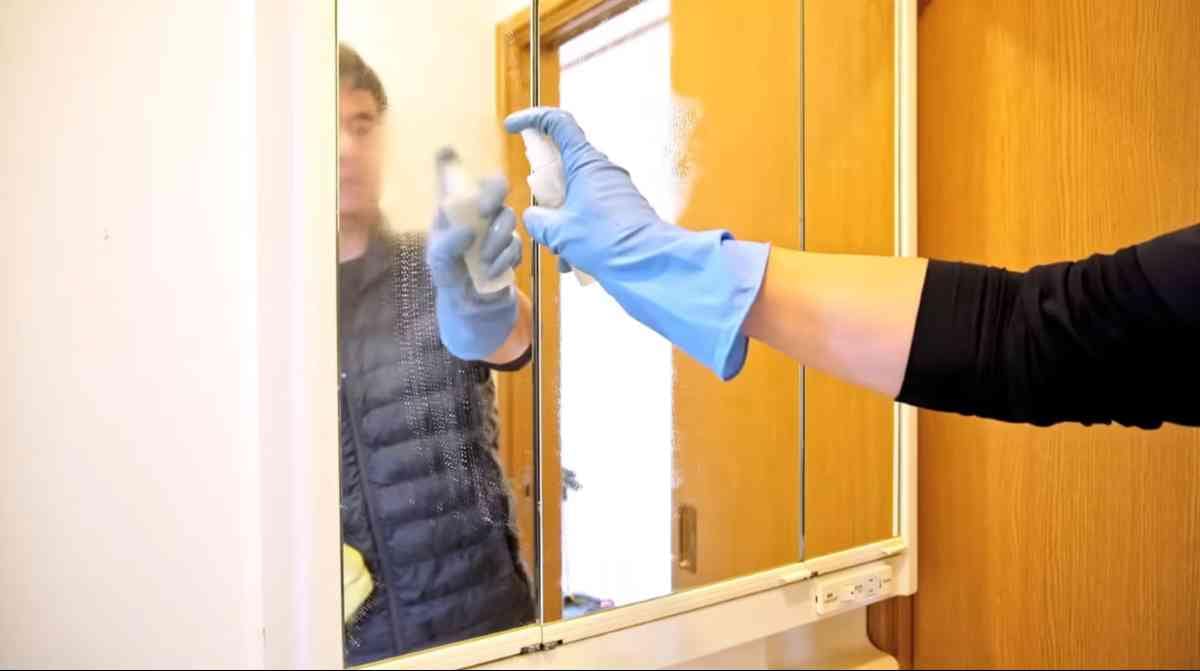 鏡にアルコール