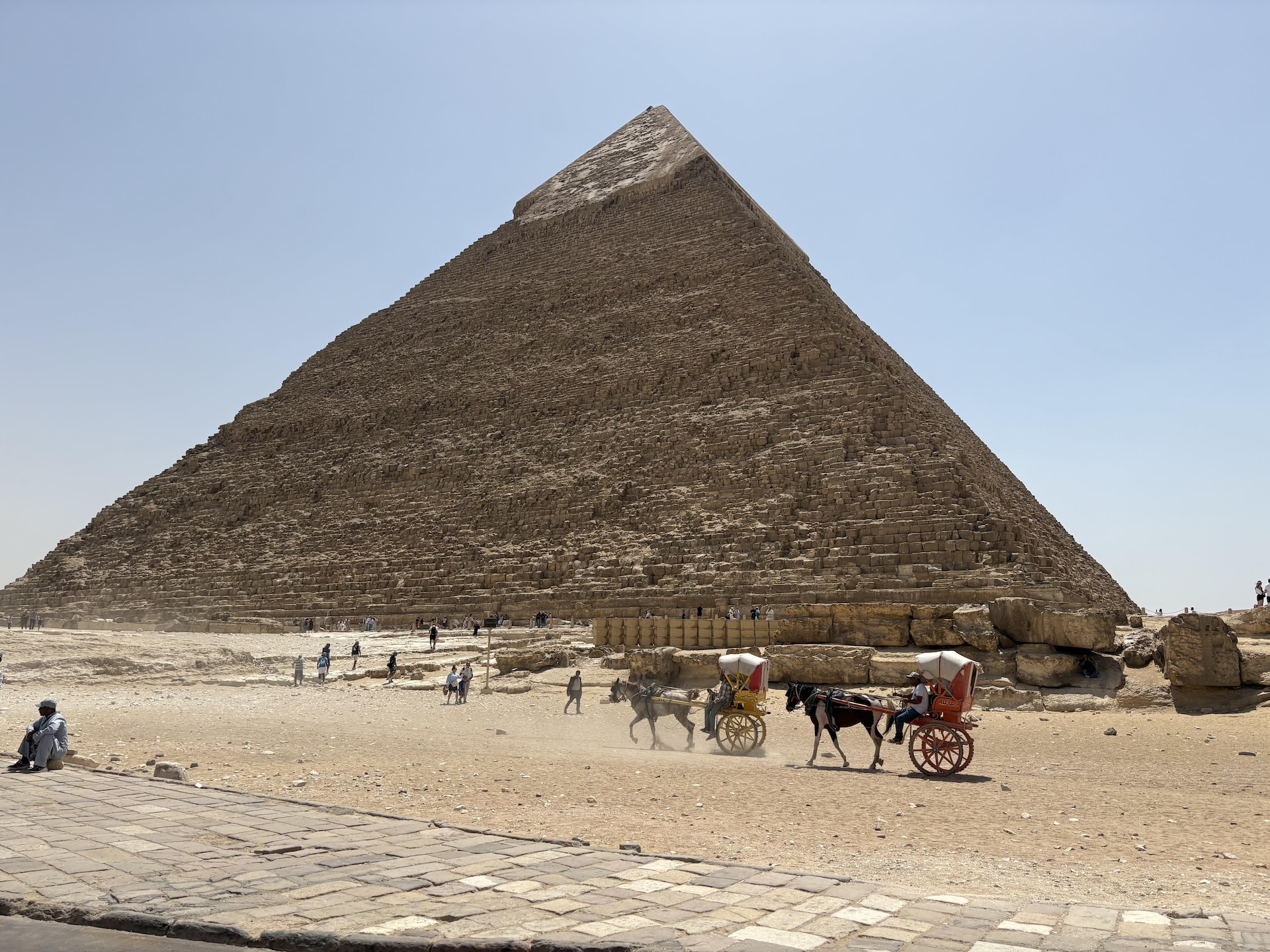 「砂漠の中、何をされるか…」エジプト旅行で男性が経験した恐怖の請求