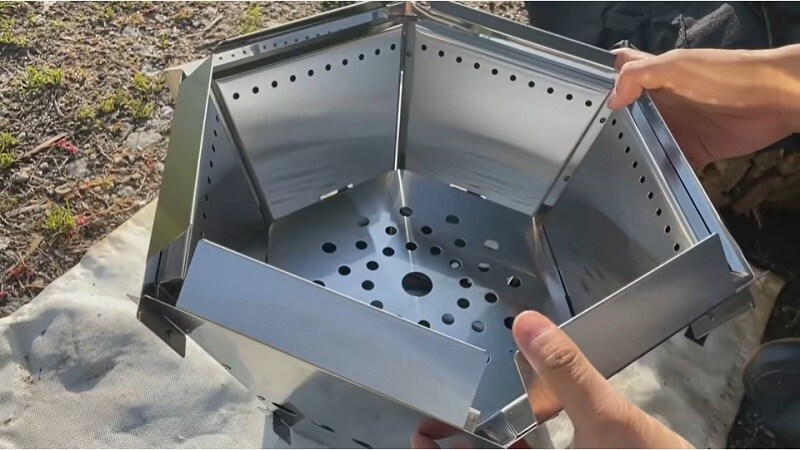 本格的な「大型焚き火台」が7000円以下で手に入る！ホームセンターのギアが実力派