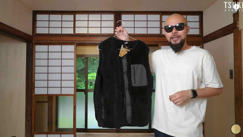 秋物新作が980円【ワークマン】日常もアウトドアも決まる「主役級フリースベスト」