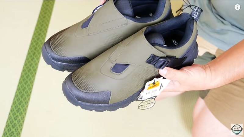 【ワークマン】1900円の「防水シューズ」が雨の日やアウトドアの汚れに対策に◎