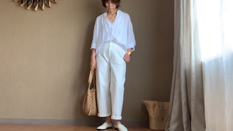 【ユニクロ】40～50代の大人コーデに◎着回しがきく「プレミアムリネンシャツ」