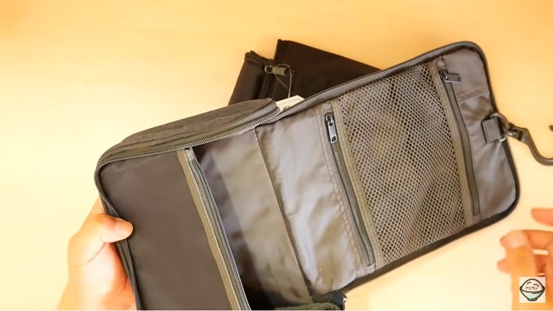 【ダイソー】のキャンプギアが無印の大ヒット商品そっくり！「フック付き収納ポーチ」