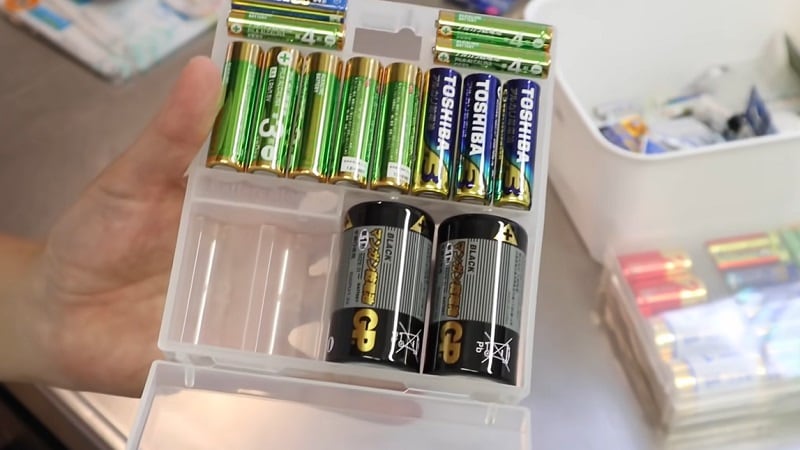 【セリア】電池のストックがパッと一目で分かる！「乾電池救急箱」で買いすぎ防止も◎