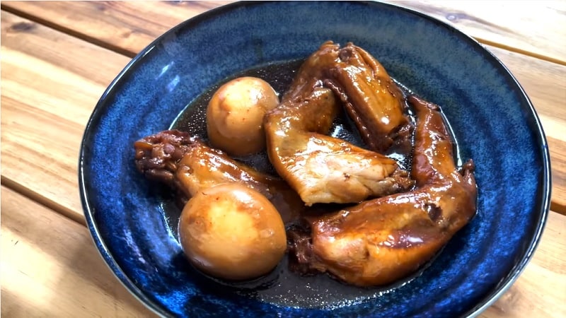 味染みとろ旨！【業務スーパー】つまみやおかずにぴったりな「手羽先と玉子の甘辛煮」