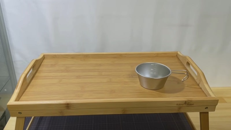 おうち時間にもキャンプにもおすすめ！【コメリ】のローテーブル1480円が便利！