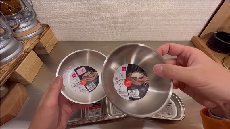 冬のアウトドアに◎【ダイソー】ご飯が冷めにくい「二重構造ステンレス茶碗」が画期的