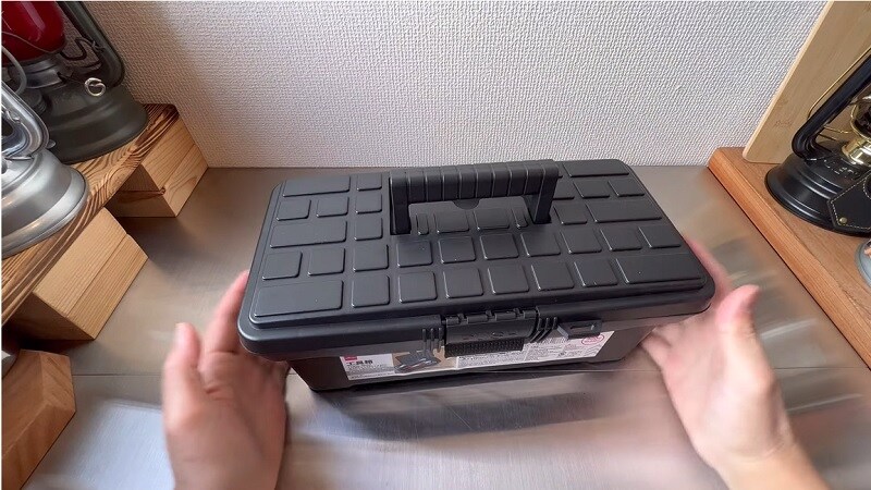 【ダイソー】キャンプ道具収納にぴったり！ガンガン使える「工具箱」が万能アイテム！