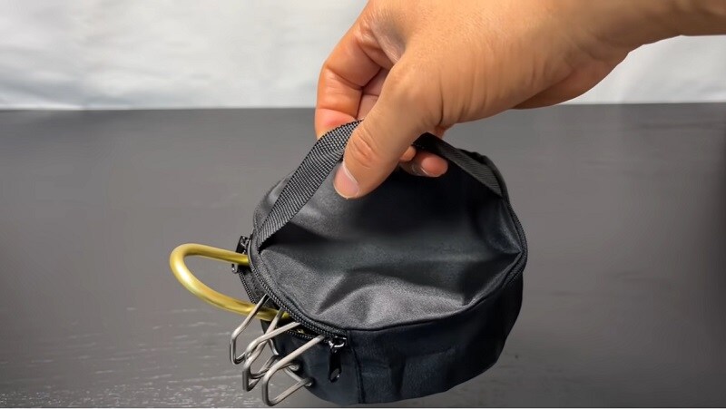 アレもコレも入っちゃうの？【100均】「シェラカップケース」がギア収納に超便利