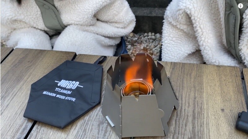 アルストと相性ばっちり【Vargo】チタンウッドストーブは五徳にも風防にもなる！