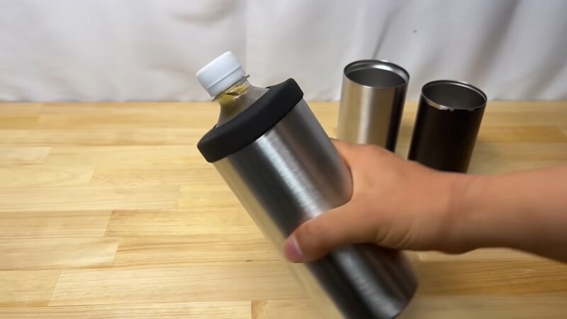 【ダイソー】「真空ペットボトルホルダー」が770円！春夏大活躍の爆売れ商品新登場