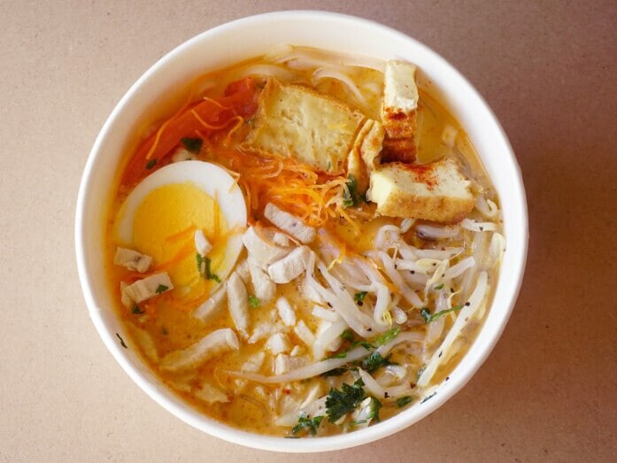 【成城石井】の「人気食品」ランキング！2位は『シンガポール風ラクサ』1位は？