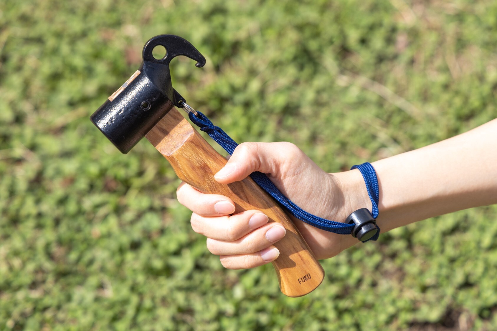 重さ360g「ペグハンマー」がソロキャンプで活躍！軽量コンパクトな本格モデル