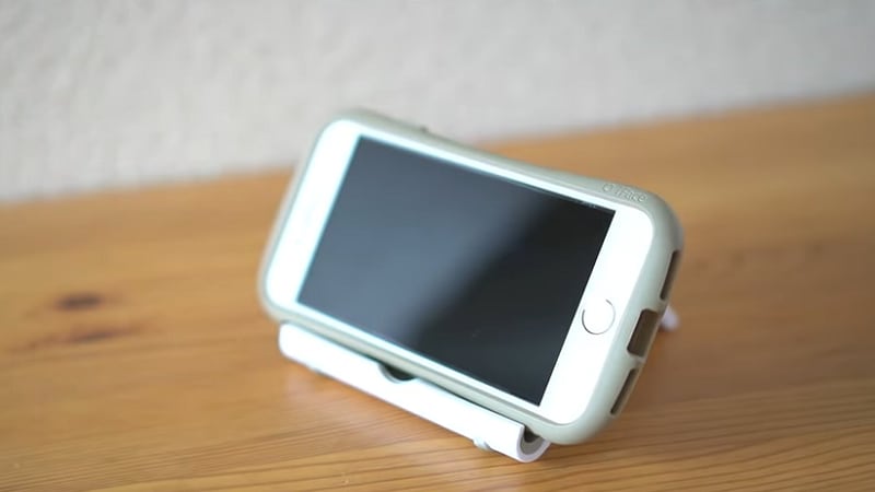 100均のスマホスタンド6選！アーム型や折りたたみ式などダイソーの人気商品を紹介