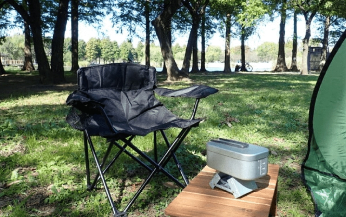 【100均】折りたたみ椅子はダイソー・キャンドゥ・セリアで買える？ キャンプなどのアウトドアで大活躍