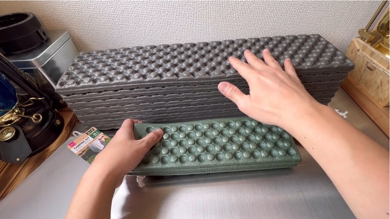 100均のマット6選！キャンプ用や筋トレ初心者にもおすすめのヨガマットまで◎