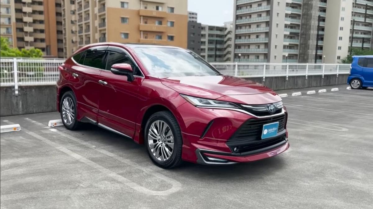 【トヨタ】新型ハリアーの希少色！センシュアルレッドマイカがかっこよすぎ！