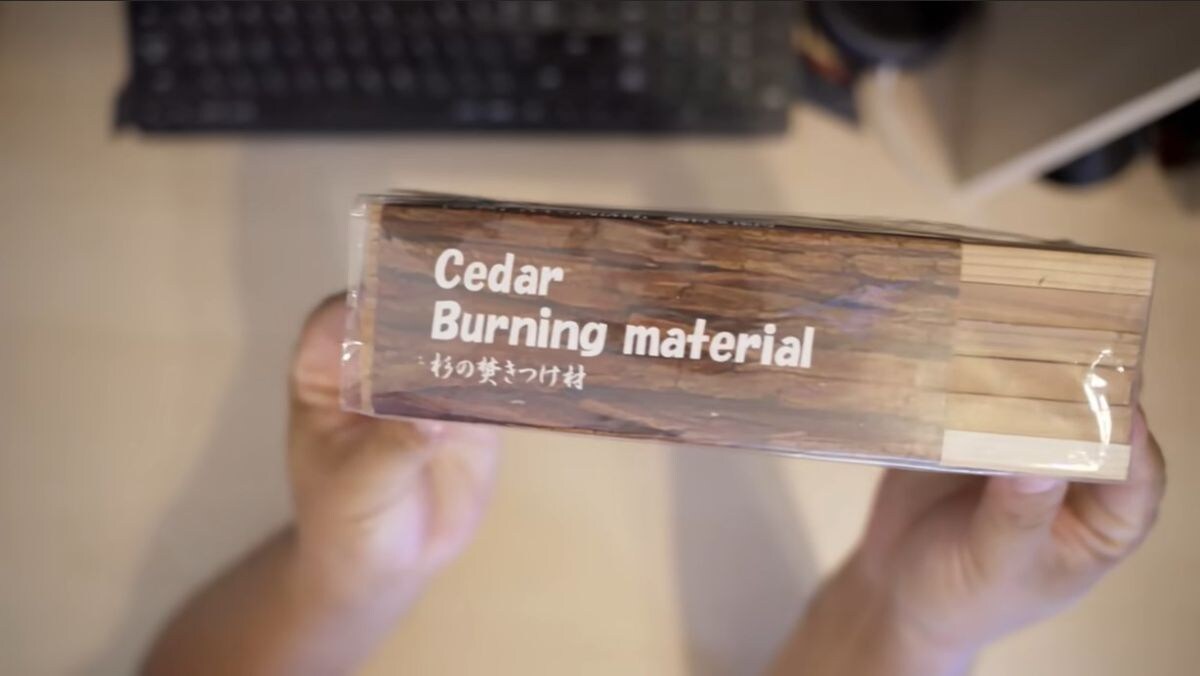 ダイソーの「杉の炊きつけ材」がキャンプに使える！小さめだからソロにちょうどいい◎