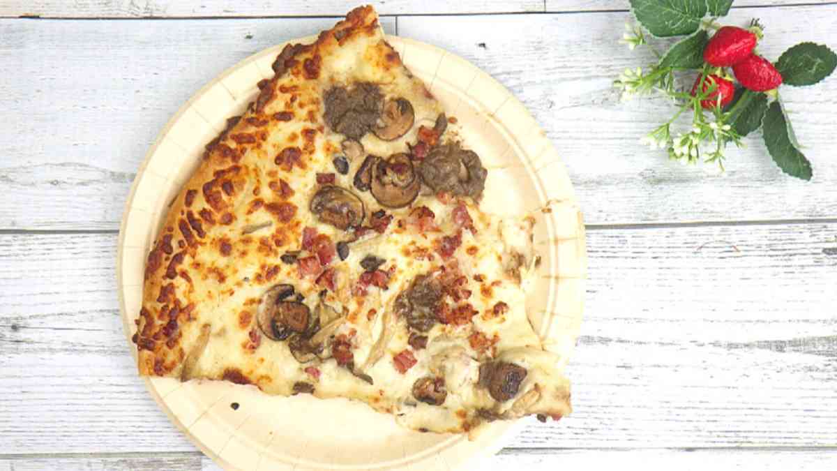コストコフードコート「マッシュルームポルチーニソースピザ」