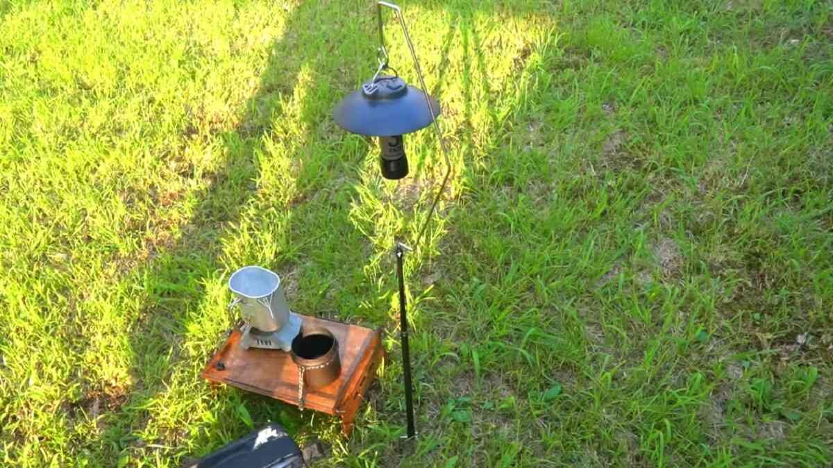 【SHU WORKS】軽量で強度もあるランタンスタンドに注目！チタンのプロが制作