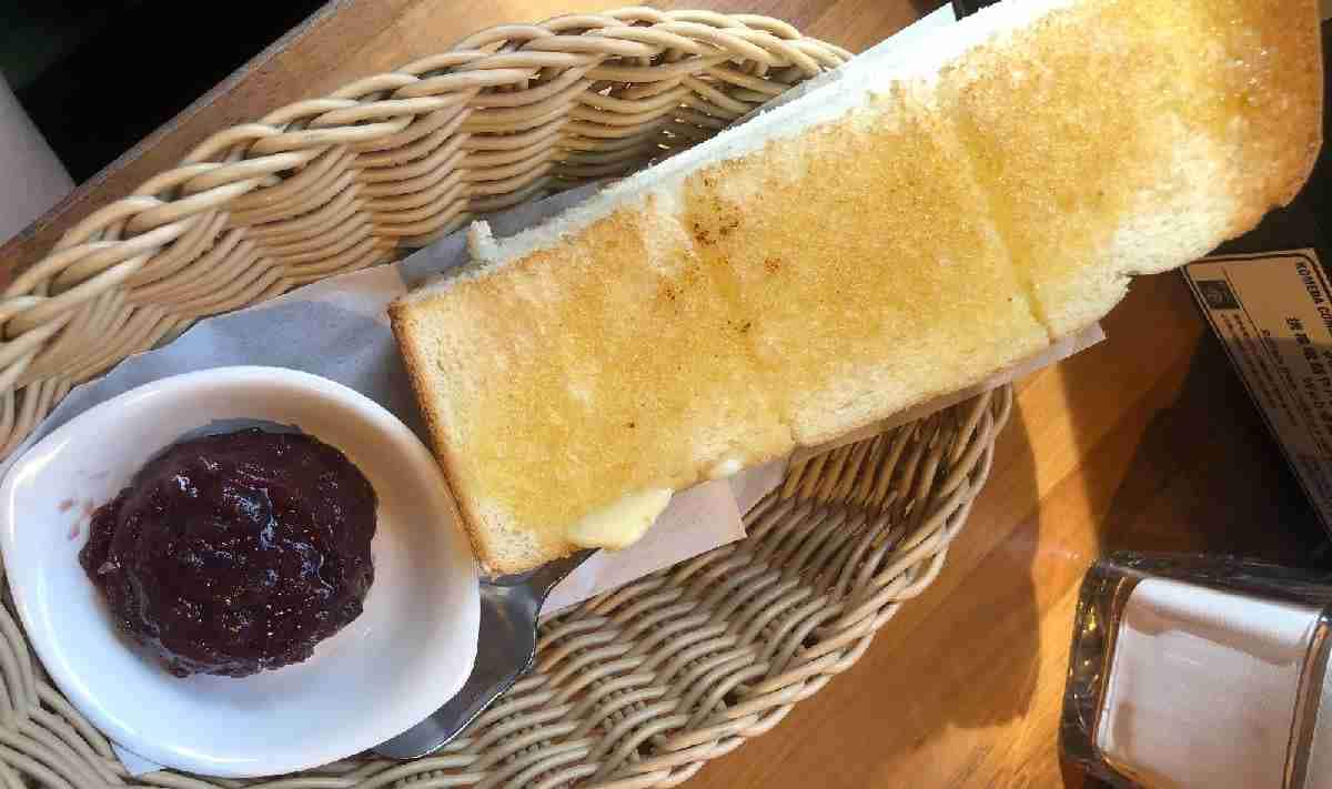 コメダ珈琲店の「モーニング」がお得すぎる！おすすめトッピングは小倉あん＆バター《実食レポ》