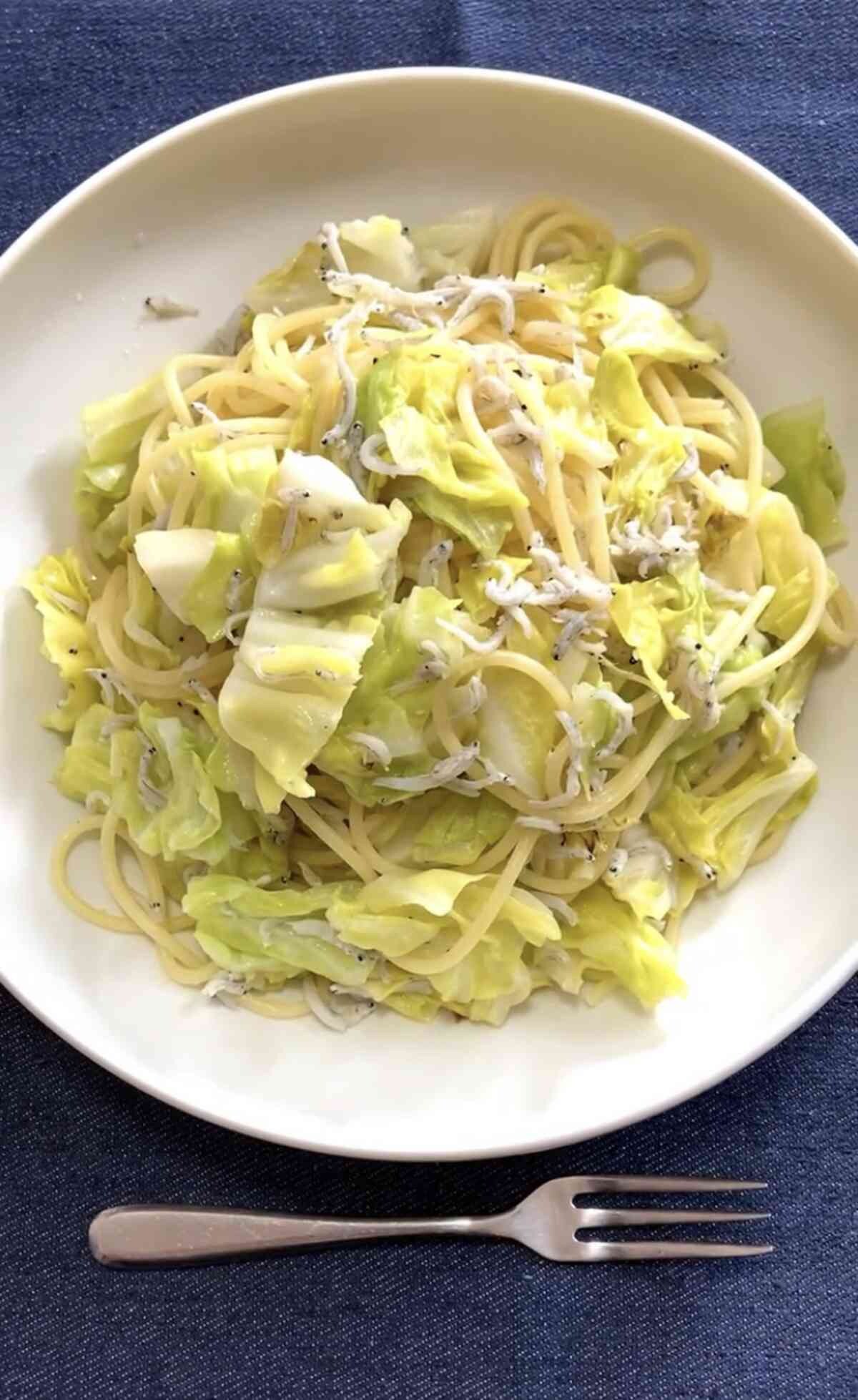 【和風パスタ】ガーリック！キャベツとしらすの和風ペペロンチーノの作り方