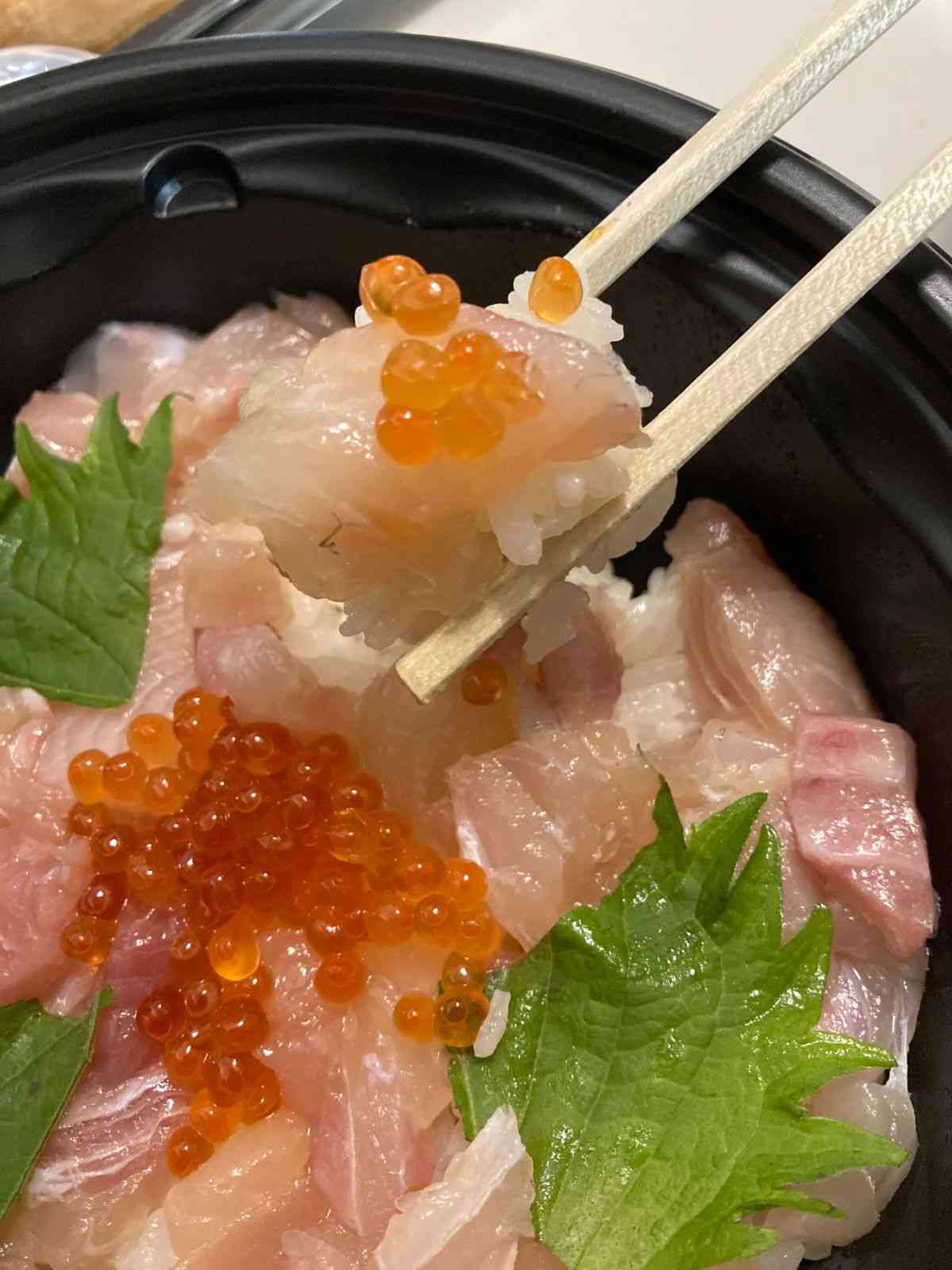 くら寿司のランチ「感動の丼」580円（税込）