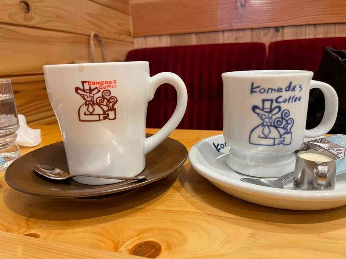 【コメダ】のドリンク「たっぷり・でらたっぷりサイズ」について解説！メニューや値段・内容量の違いとは？