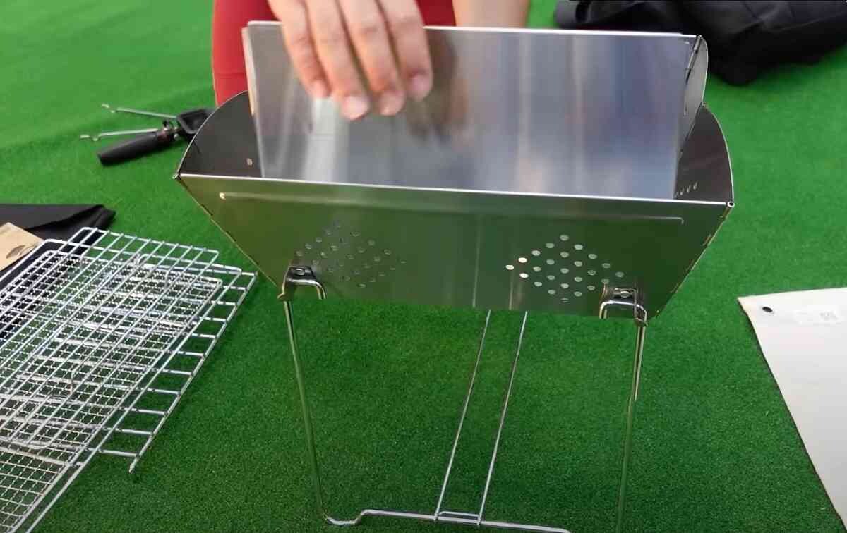 【ワークマン】スクエアグリル（5800円）は折り畳み可能な焚火台！初心者でも簡単組み立て＆持ち運びもラク