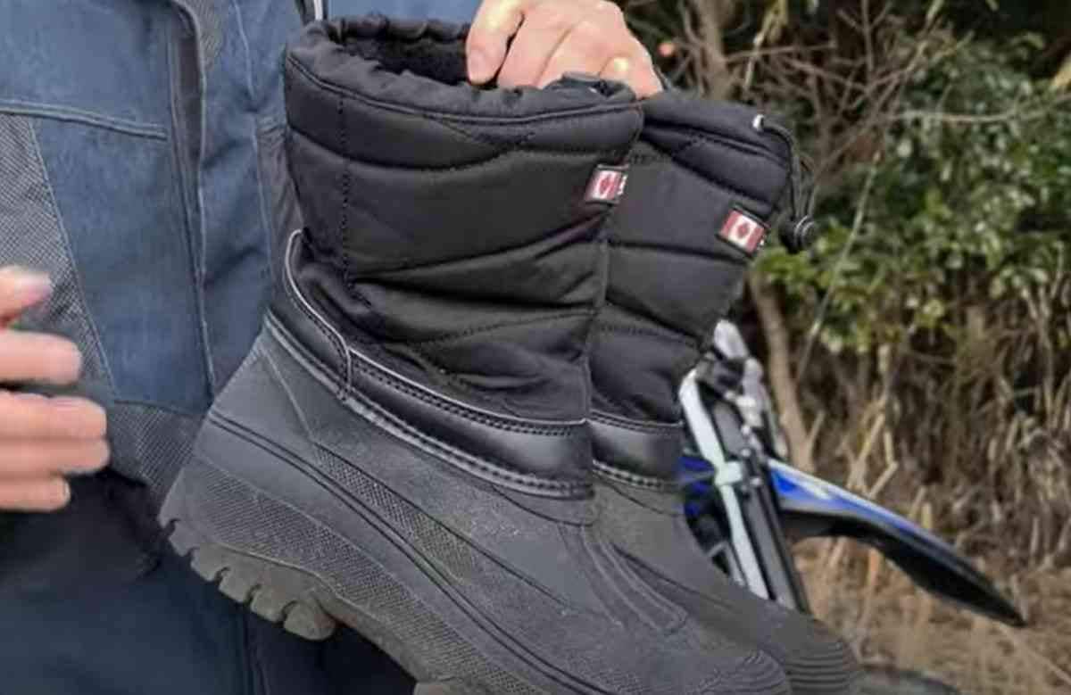 【ワークマン】オールボアブーツ（2500円）は冬のバイクや出勤に使える！つま先まで暖かい防寒シュー