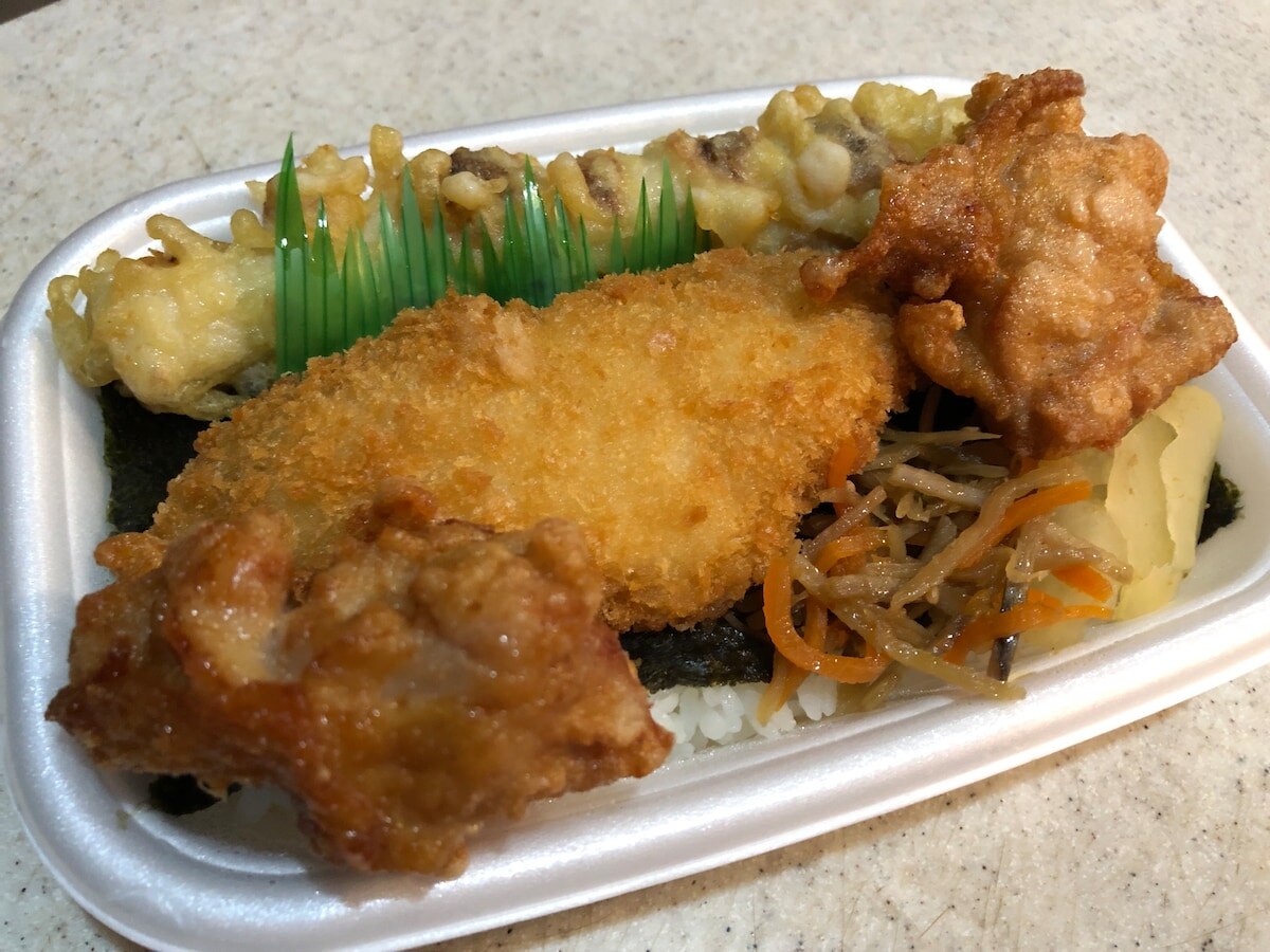 【ほっともっと】揚げ物メニューがおいしいお弁当3選！カニクリームコロッケや定番のり弁などランチや夕飯にも◎