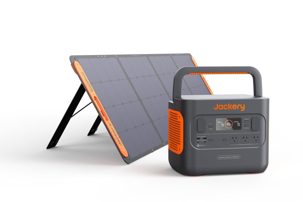 ソーラーパネルとセットになった「Jackery Solar Generator 1500 Pro」