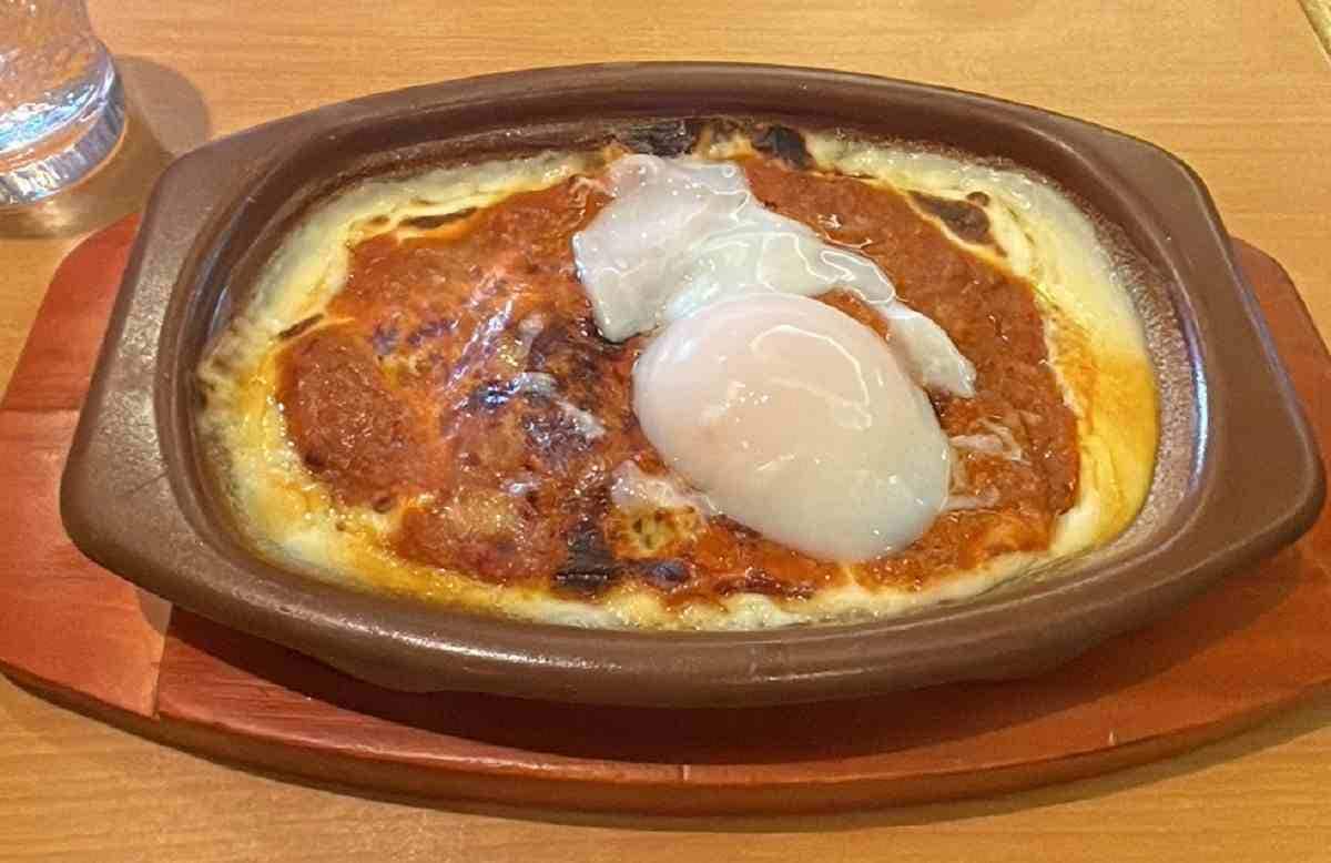 【サイゼリヤ】大人気「半熟卵のミラノ風ドリア350円」はとろ〜りまろやかで絶品！値段やカロリーは？