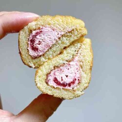 【セブンイレブン】2023春スイーツ「ワッフル いちごクリーム」が絶品！濃厚でフワフワな食感が◎