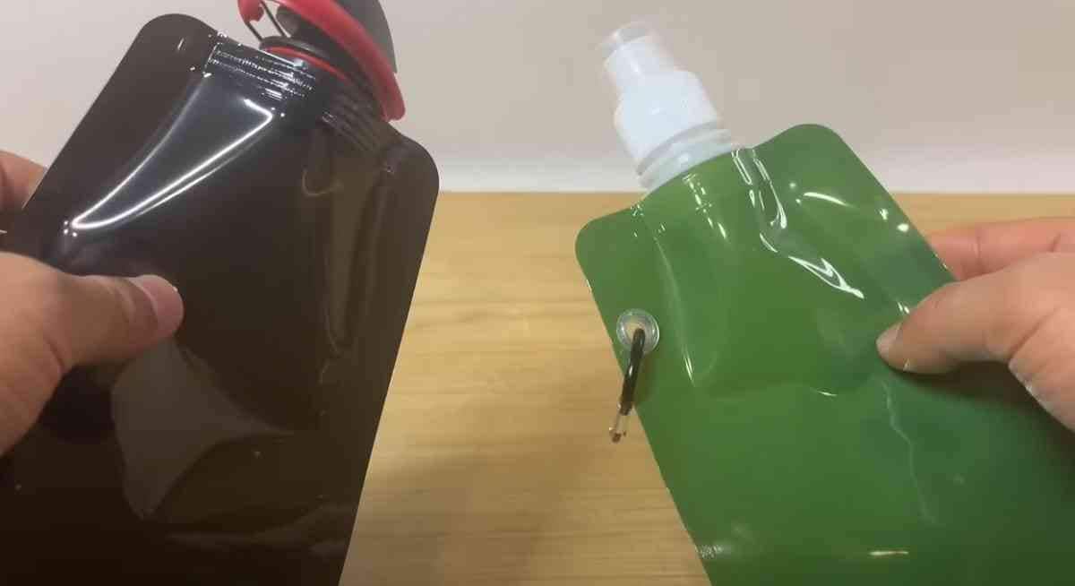 【ダイソー】カラビナ付きウォーターバッグは小さく畳める水筒！450mlと630ml・サイズによって何が違う？
