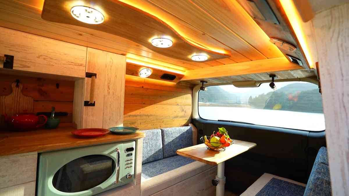 【三菱】のデリカをおしゃれなキャンピングカーに変身！車中泊・雨キャンプが快適なので試してみて