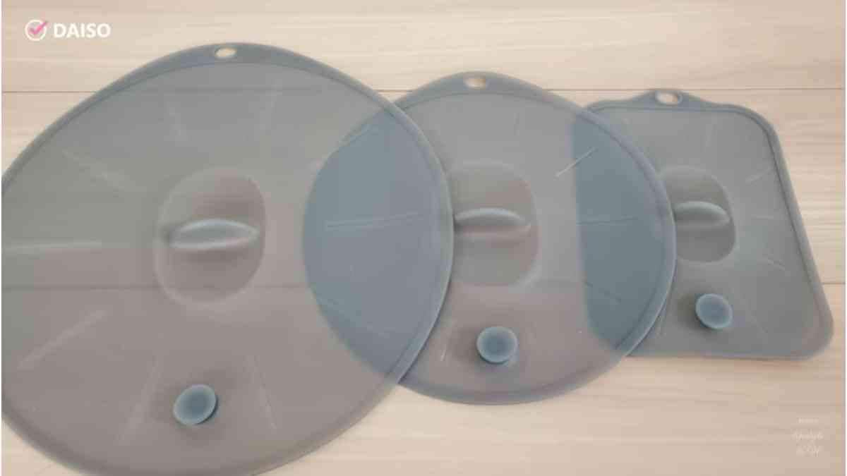 【ダイソー】レンチンに便利なキッチン用品「エア弁付シリコーン蓋」をマニアがレビュー！