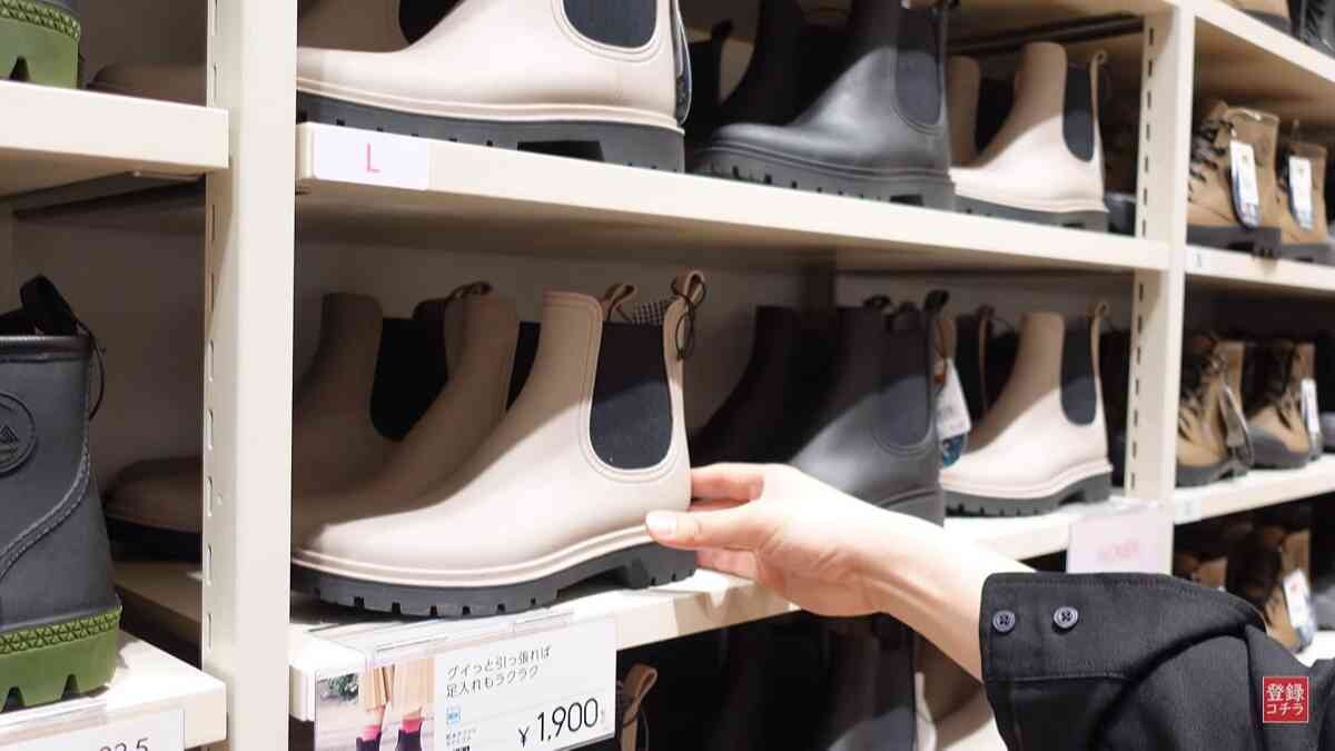 【ワークマン女子】梅雨の外出が楽しみ！防水サイドゴアブーツはキレイめだからオフィスにも◎