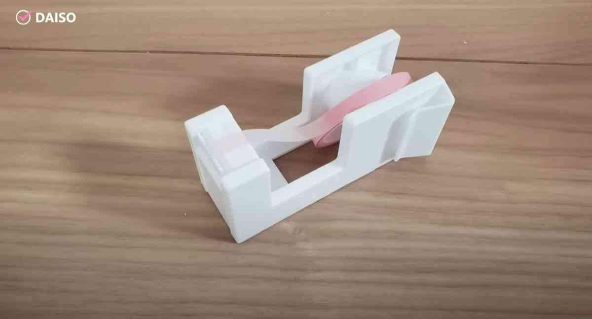 【ダイソー】ただのセロテープじゃない！マニアが買った「ファイルボックス用テープカッター」知ってる？