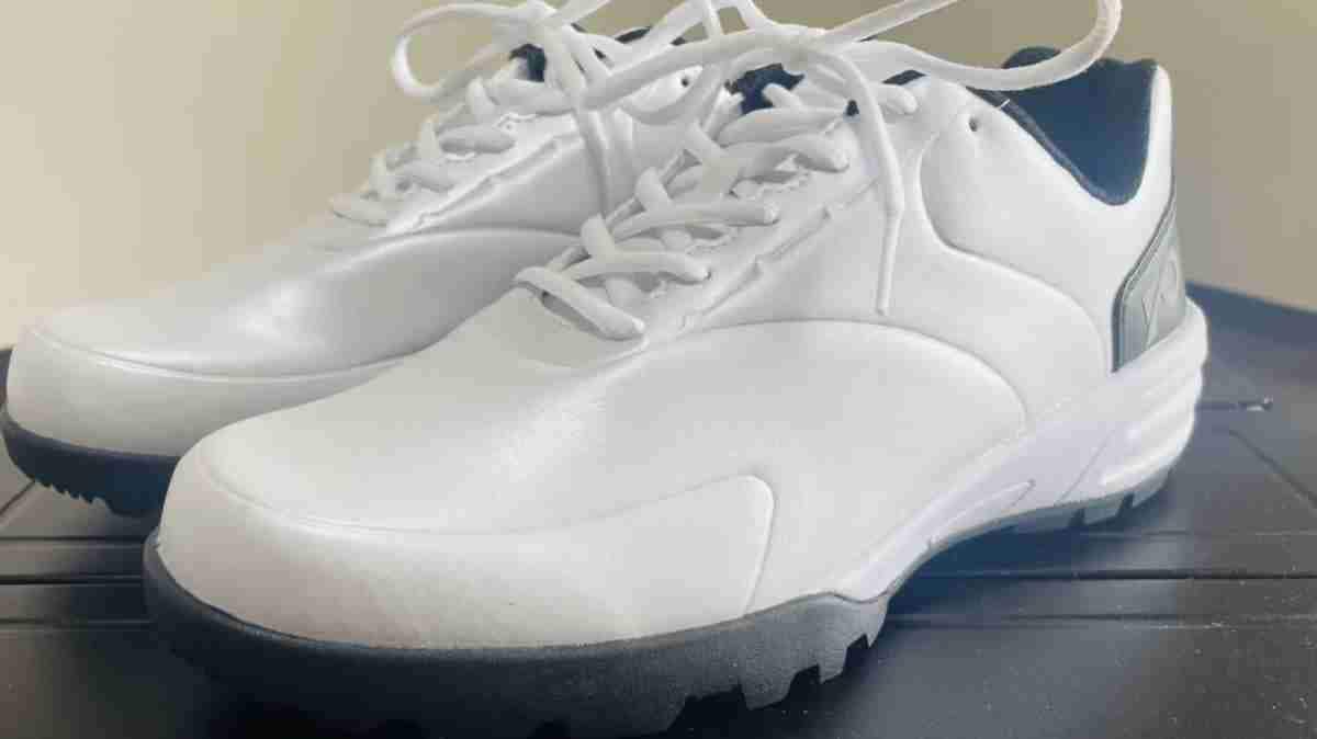 【ワークマン】マニアが解説！ゴルフシューズ（2900円）は雨天時こそ本領を発揮する本格仕様